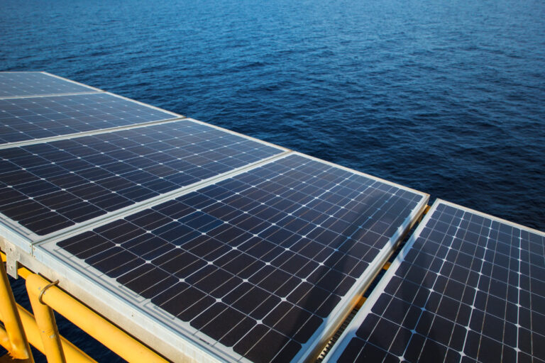 panneaux solaires maritime